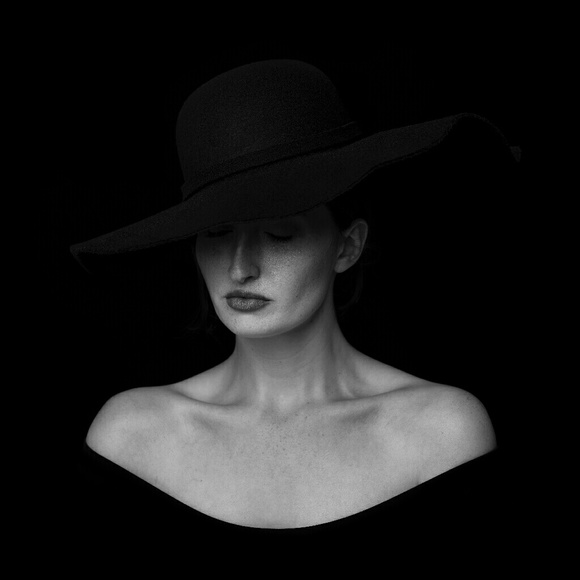 Meet your Posher, Charolette - Picture 1 of 1